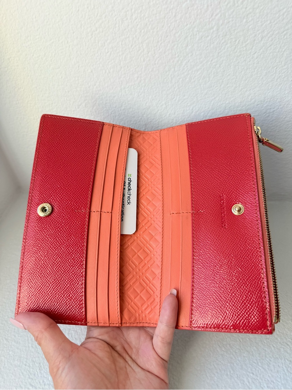 Authentic Burberry Coral Pink Leather Zip-Around Wallet with Gold Logo - Picture 9 of 10